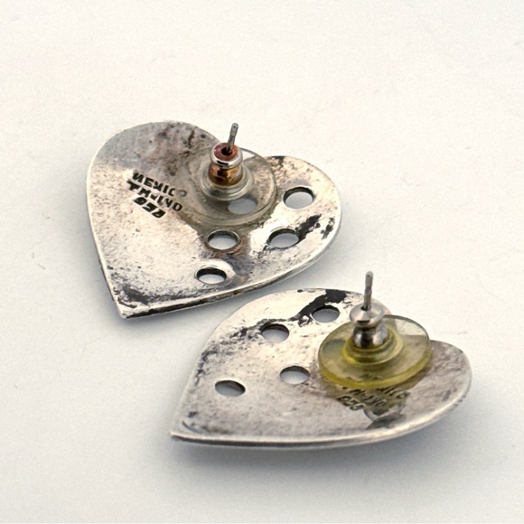Vintage TAXCO Mexico 925 Sterling Silver heart shaped post earrings - Picture 8 of 10